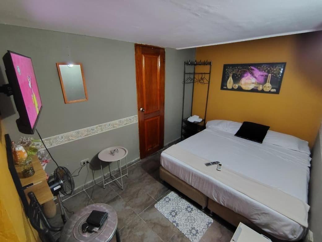 Pensión Habitación Privada Con Aire Cartagena