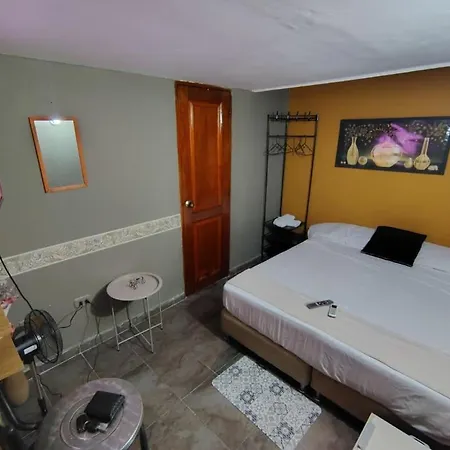 Pensión Habitación Privada Con Aire Cartagena